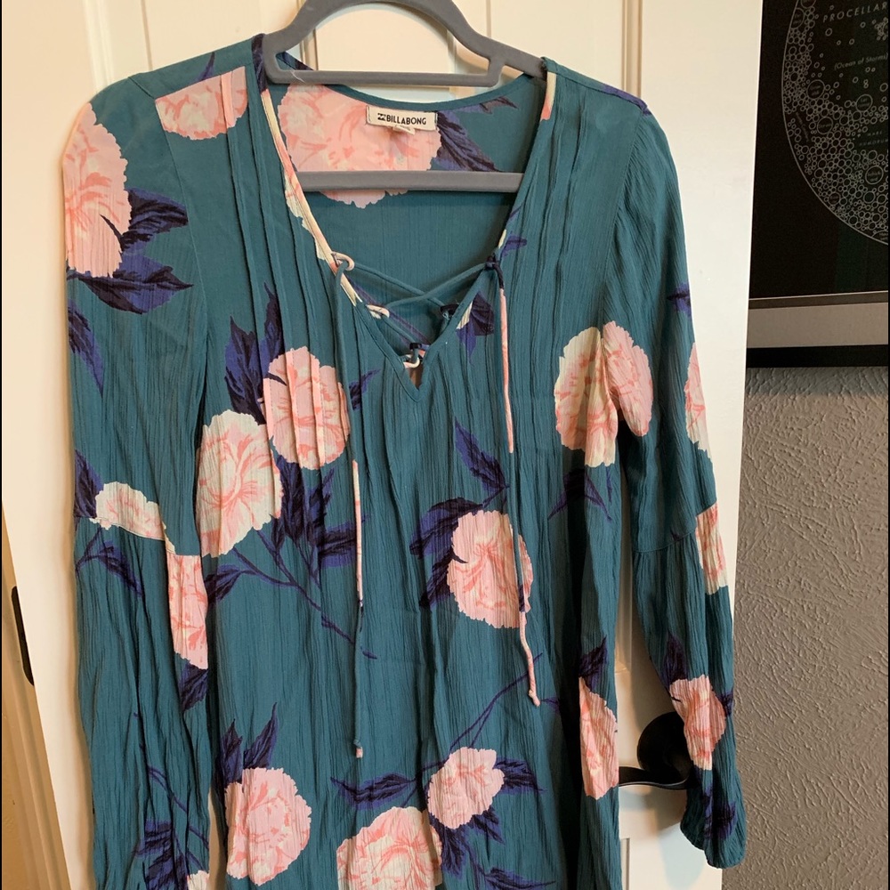 XS Long Sleeve Billabong Dress